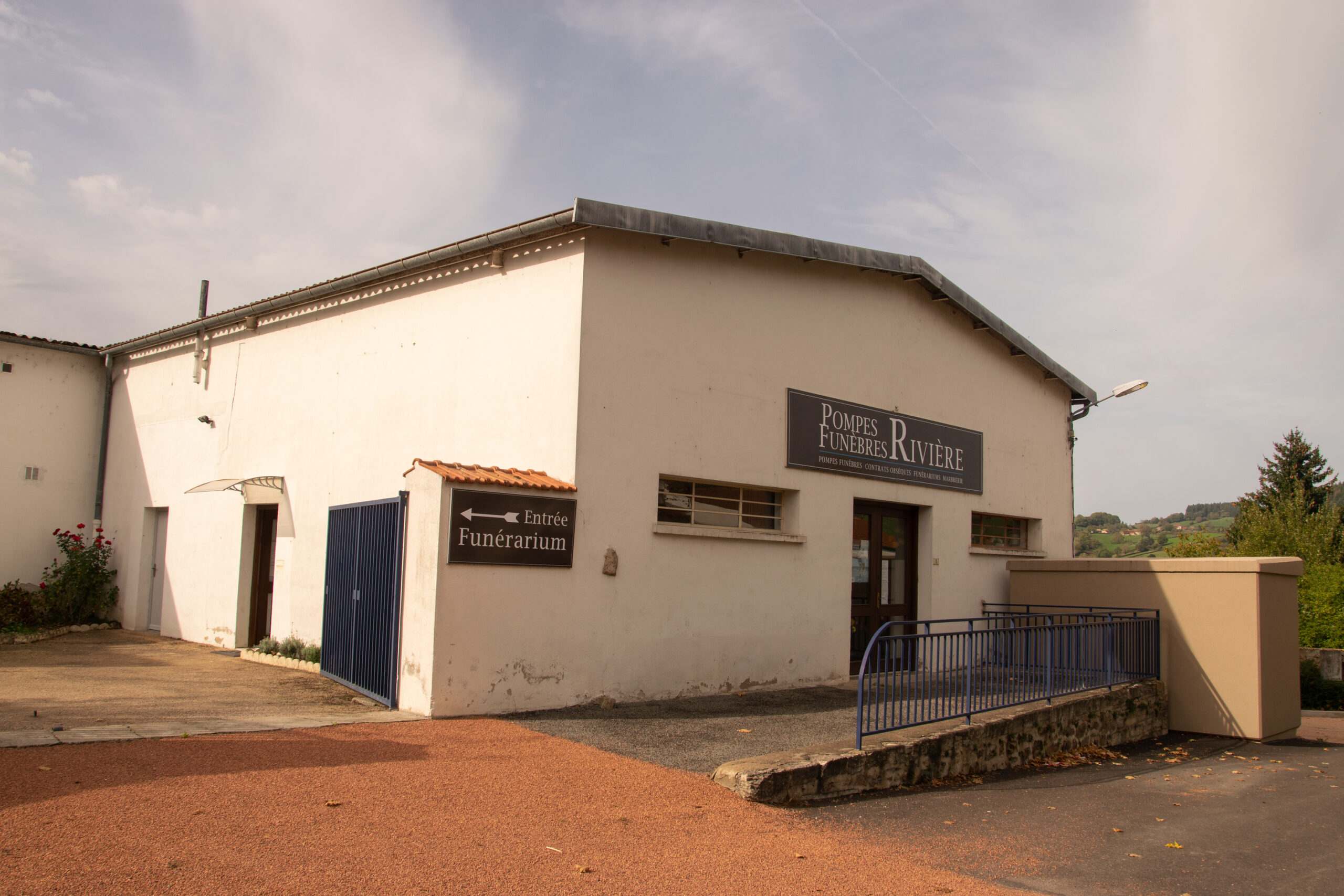 Photo de Centre Funéraire Rivière - Matour