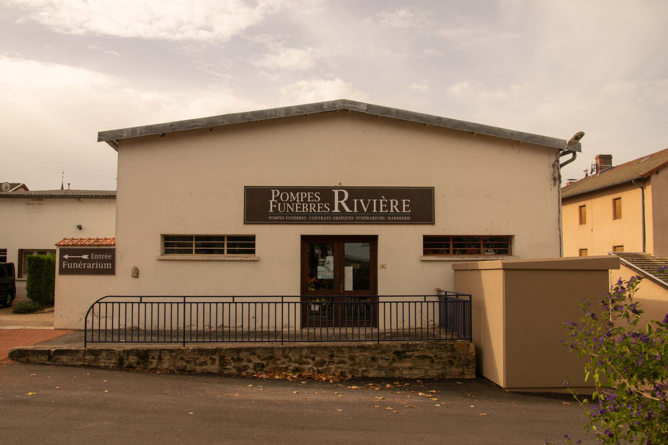 Photo de Pompes Funèbres Rivière - Matour